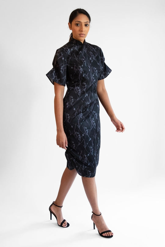 Qipao dress with mandarin collar and pleated sleeves