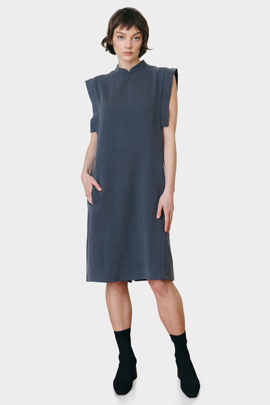 Blue gray sleeveless cheongsam dress with pockets