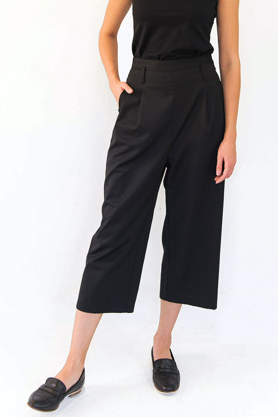 Black culottes with pockets