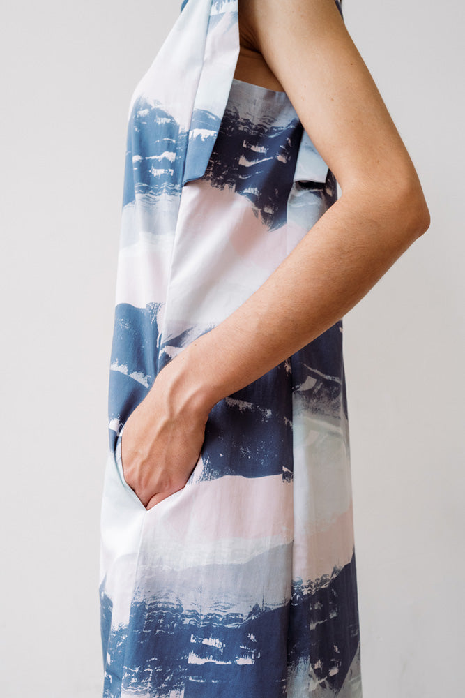 sleeveless printed dress with pockets